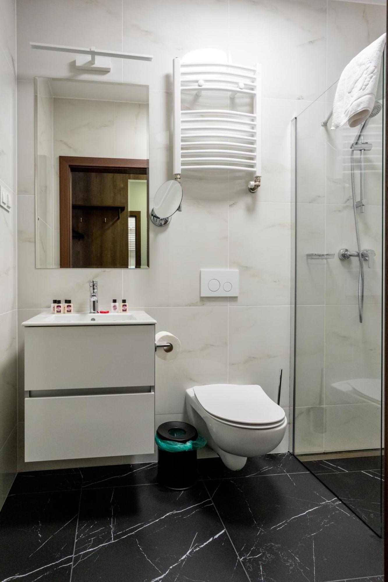 Sleep&Fly Okecie Warsaw Airport Bed and Breakfast Εξωτερικό φωτογραφία