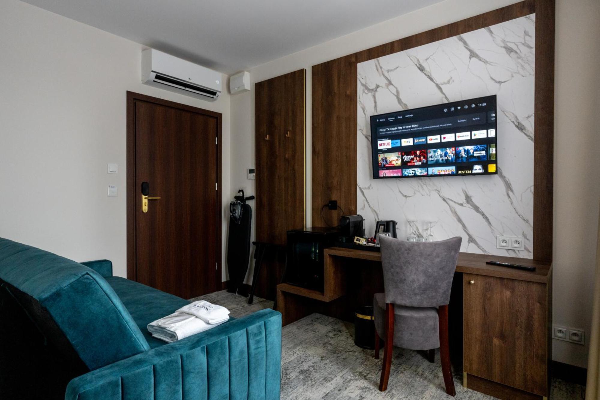 Sleep&Fly Okecie Warsaw Airport Bed and Breakfast Εξωτερικό φωτογραφία