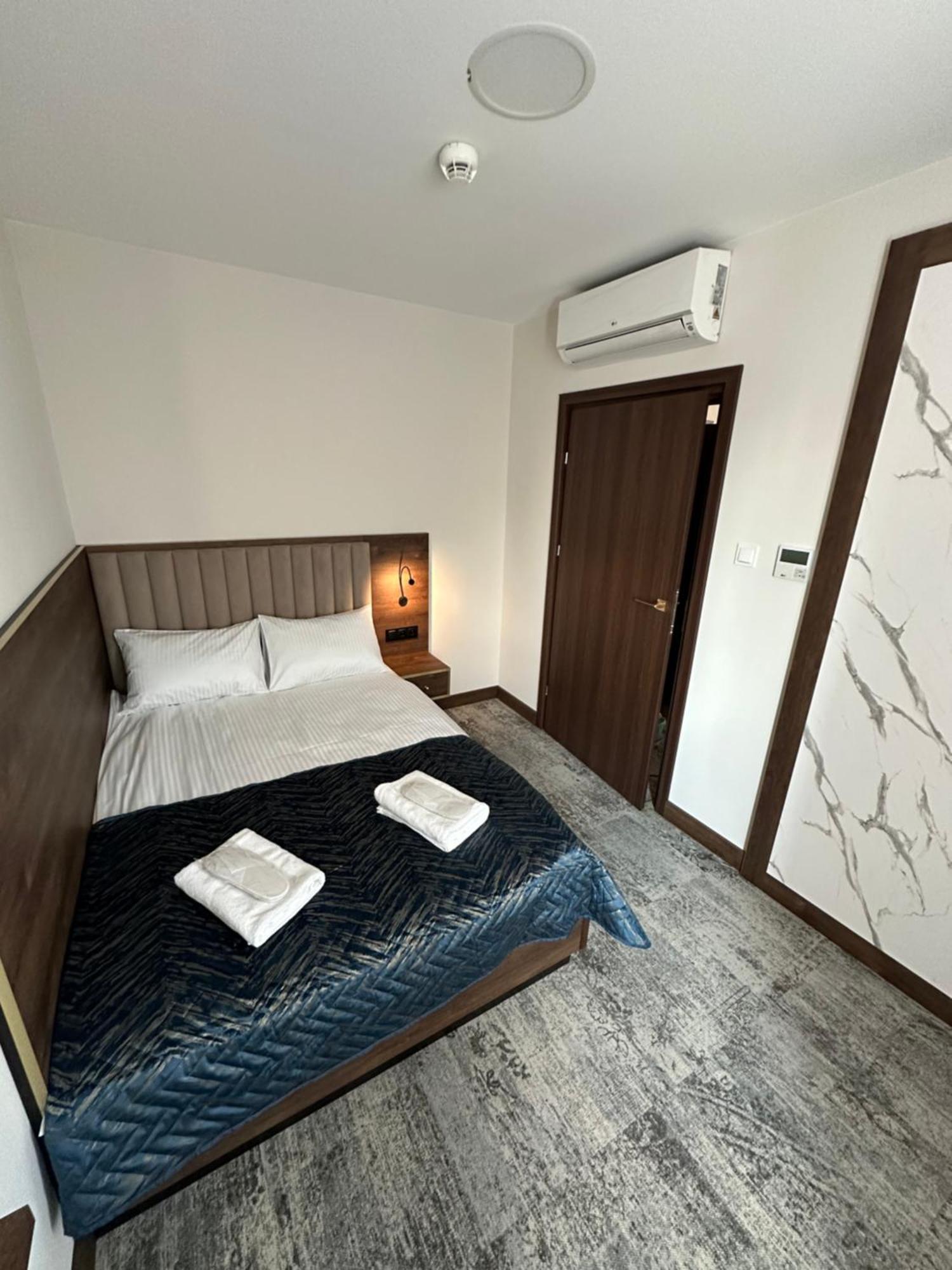 Sleep&Fly Okecie Warsaw Airport Bed and Breakfast Εξωτερικό φωτογραφία