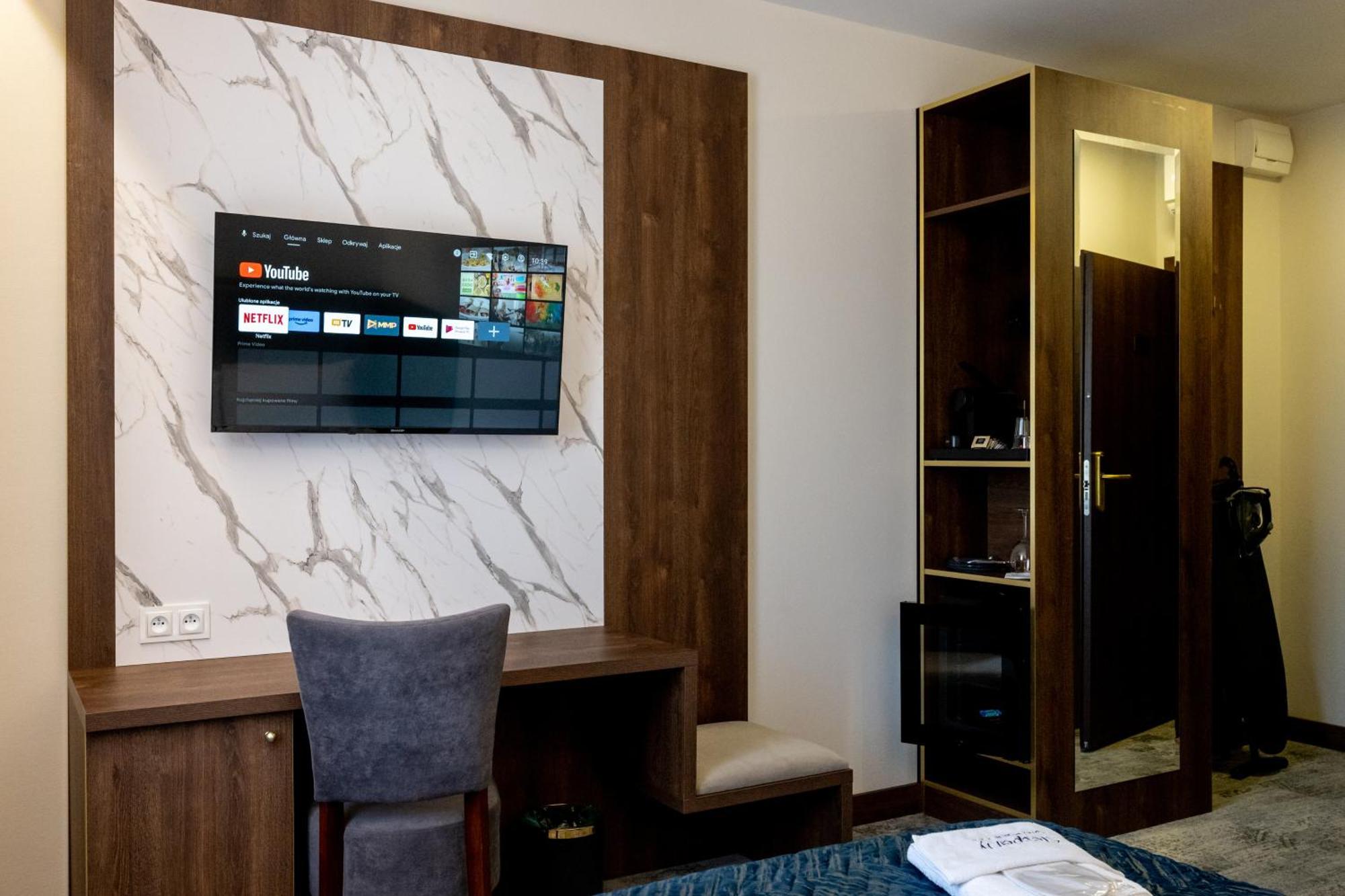 Sleep&Fly Okecie Warsaw Airport Bed and Breakfast Εξωτερικό φωτογραφία
