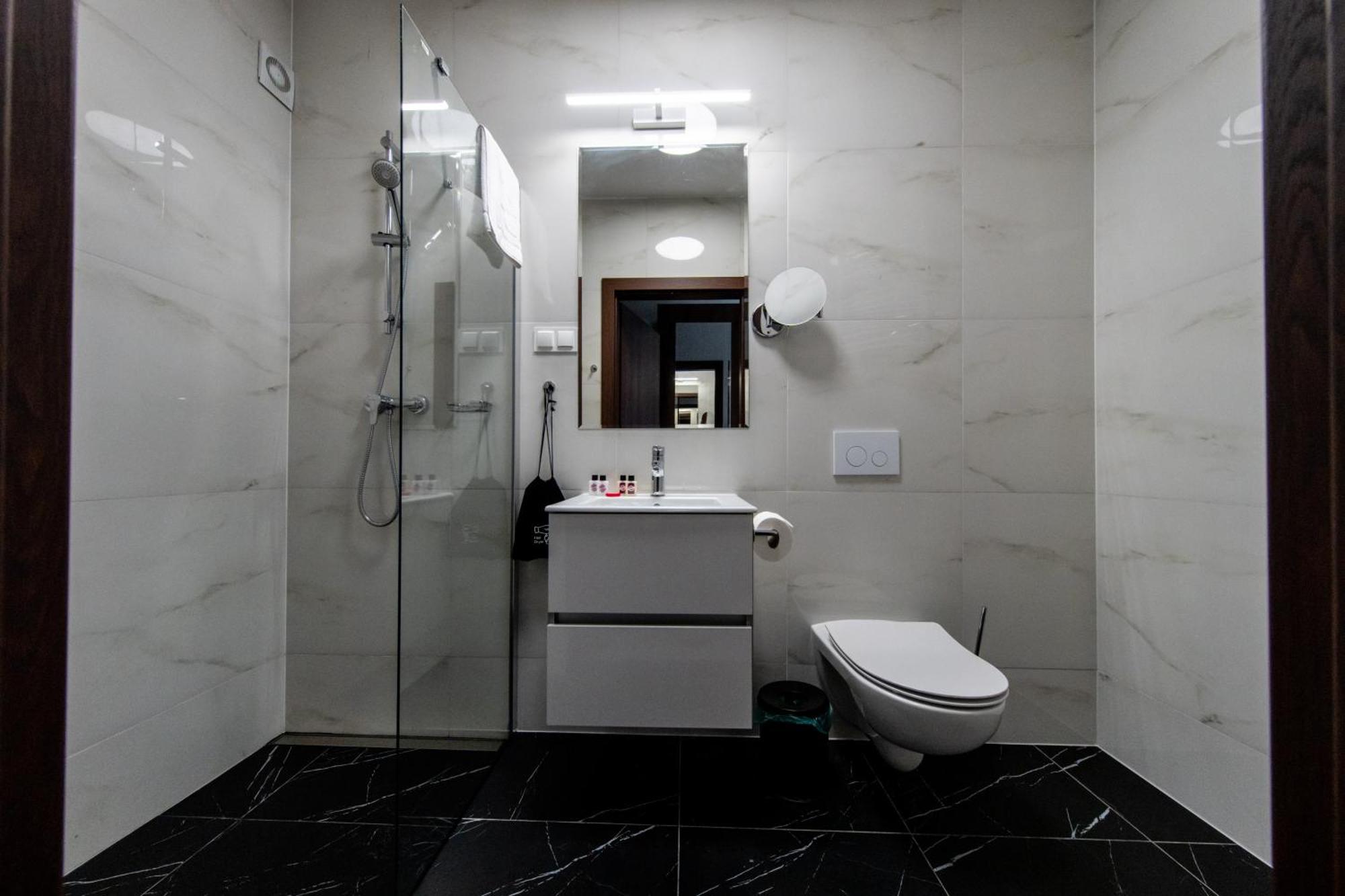 Sleep&Fly Okecie Warsaw Airport Bed and Breakfast Εξωτερικό φωτογραφία